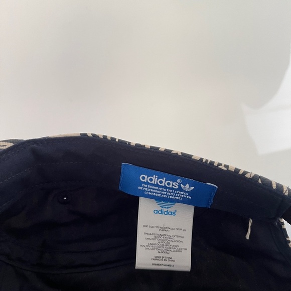 Adidas Originals Blue and White Cap in leaf pattern flat brim - Picture 3 of 5